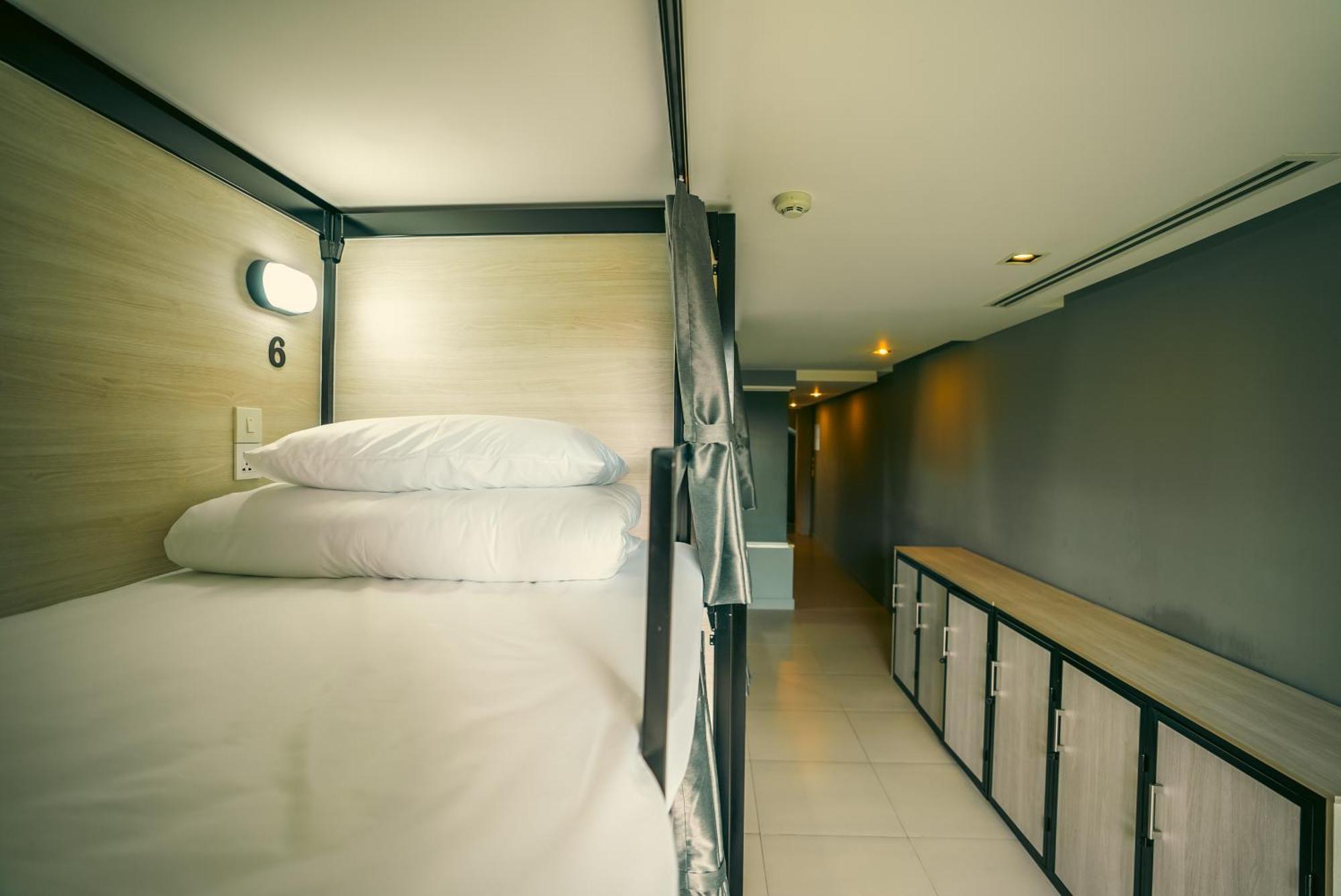 Mad Monkey Phuket Hostel Patong Exterior photo