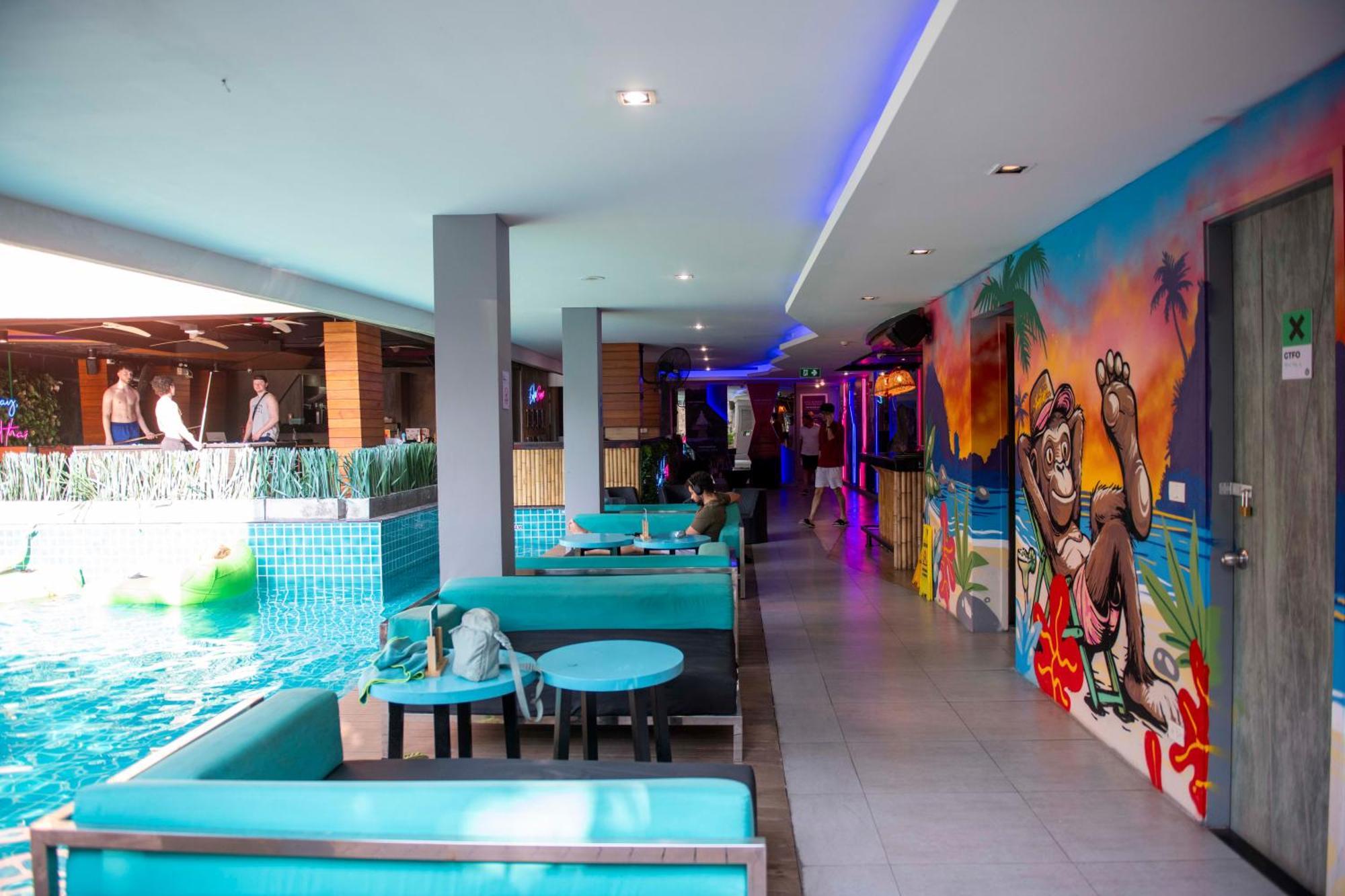 Mad Monkey Phuket Hostel Patong Exterior photo